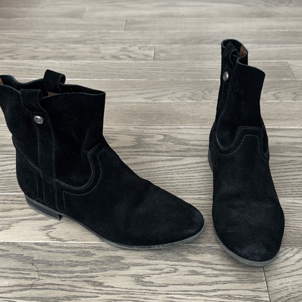 Frye Size 8 black suede boots